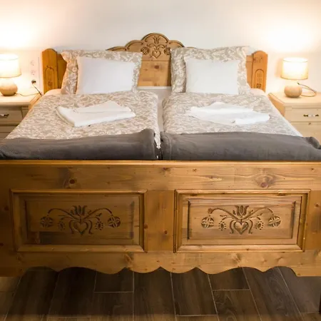 Pinkó Apartman *